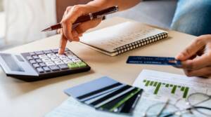 Como gerir cartões de crédito com eficiência e evitar dívidas